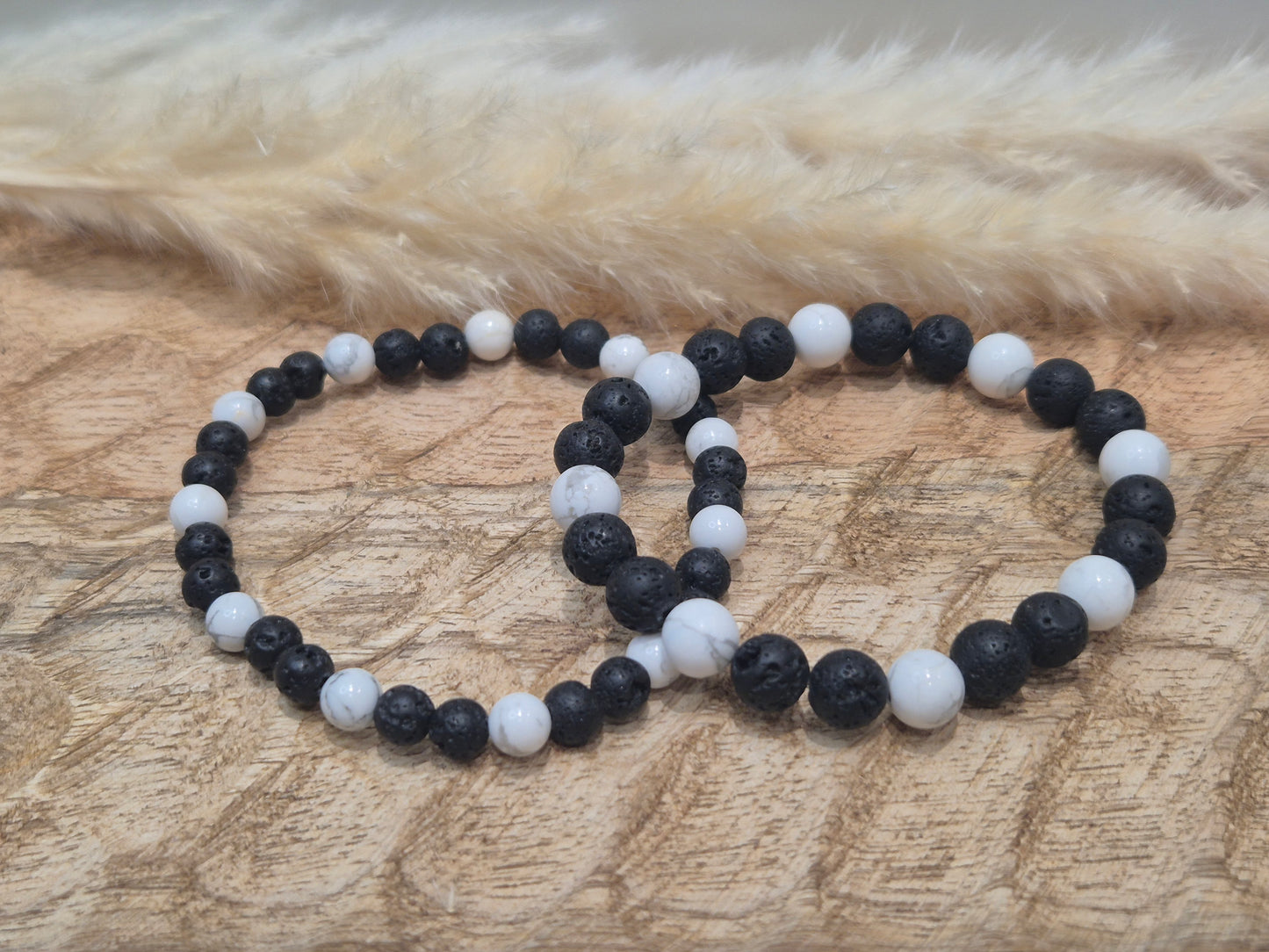 Bracelet Pierre de Lave & Howlite – Ancrage, Sérénité & Équilibre