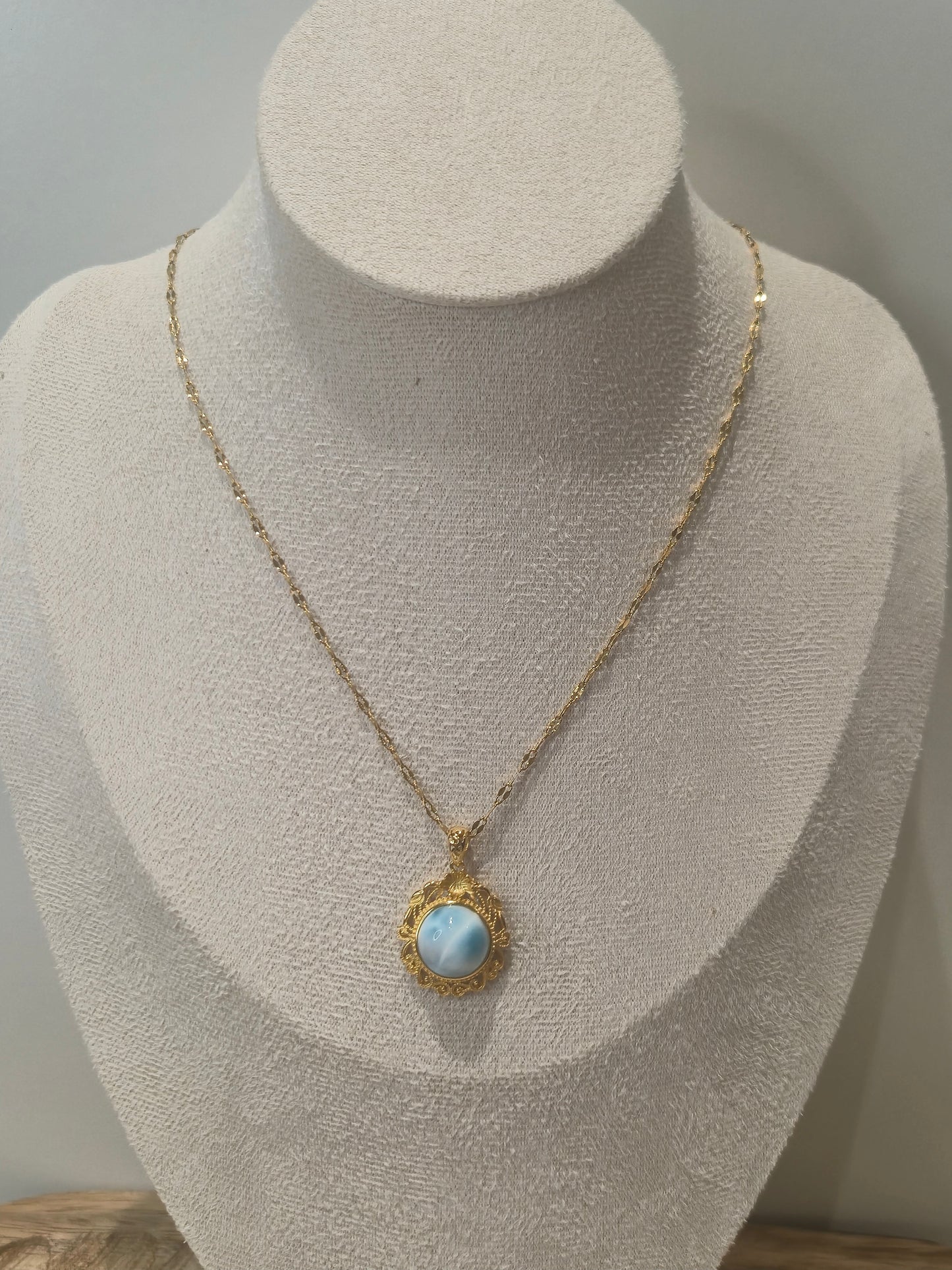 Pendentif Larimar Sertie en Argent S925 Dorée Style Antique